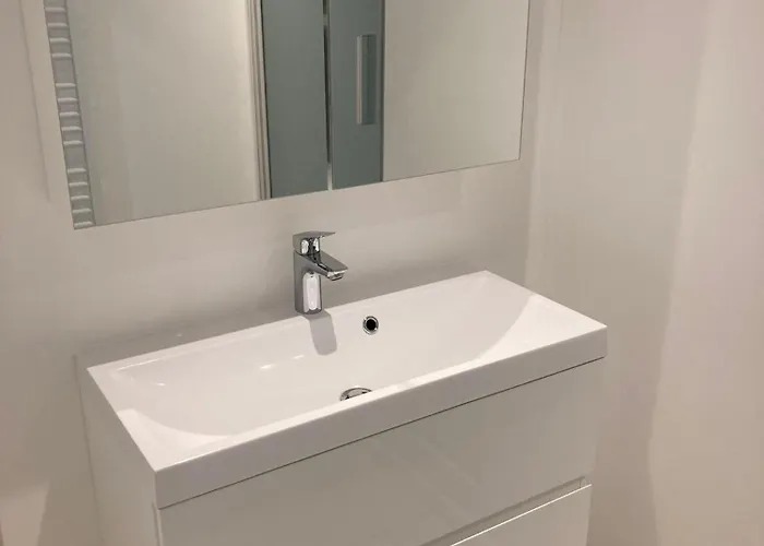 Belle Spacieuse Avec Piscine Privee, Semi Climatisee- 10 Couchages, Wifi, Proche Canal Du Midi Et A 4 Km De La Lxpin7 * Portiragnes