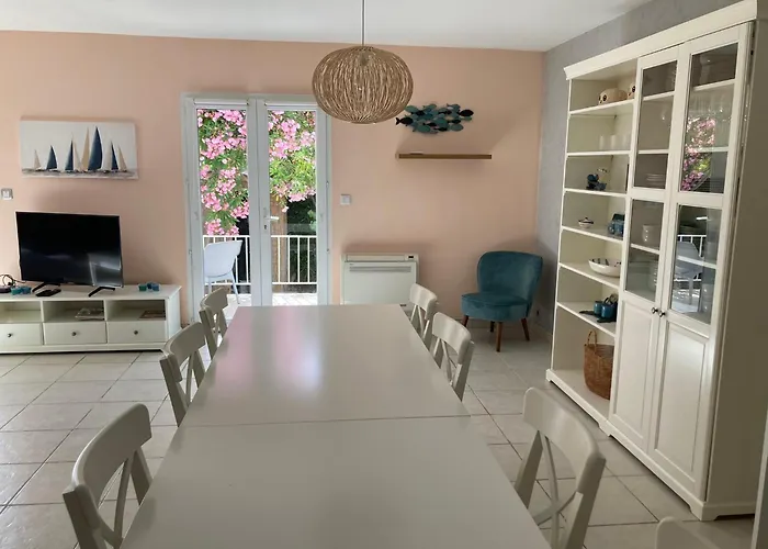 Belle Spacieuse Avec Piscine Privee, Semi Climatisee- 10 Couchages, Wifi, Proche Canal Du Midi Et A 4 Km De La Lxpin7 Villa Portiragnes