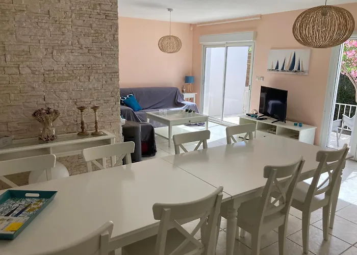 Belle Spacieuse Avec Piscine Privee, Semi Climatisee- 10 Couchages, Wifi, Proche Canal Du Midi Et A 4 Km De La Lxpin7 Portiragnes