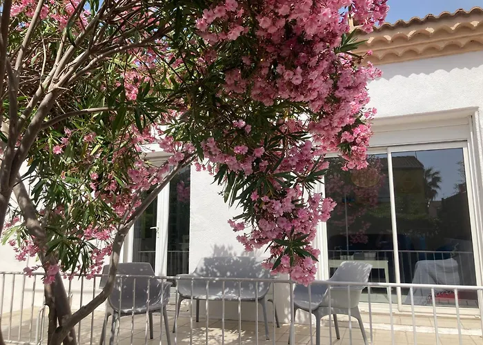 Belle Spacieuse Avec Piscine Privee, Semi Climatisee- 10 Couchages, Wifi, Proche Canal Du Midi Et A 4 Km De La Lxpin7 Villa *