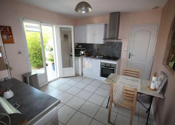 Belle Spacieuse Avec Piscine Privee, Semi Climatisee- 10 Couchages, Wifi, Proche Canal Du Midi Et A 4 Km De La Lxpin7 Villa Portiragnes